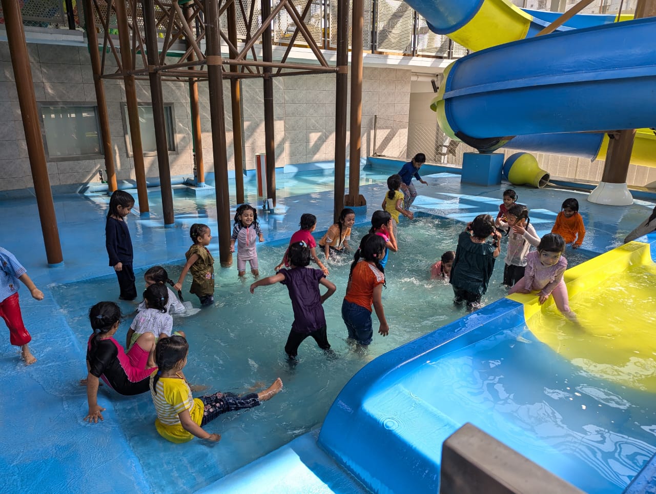 The field trip of Class KG (14)